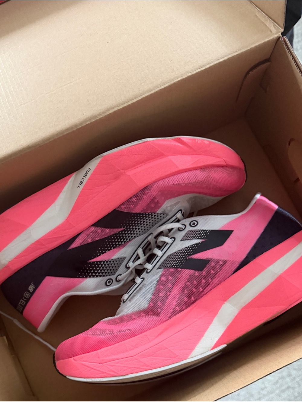 Women’s New Balance FuelCell SuperComp Elite v4 Running shoes size 9